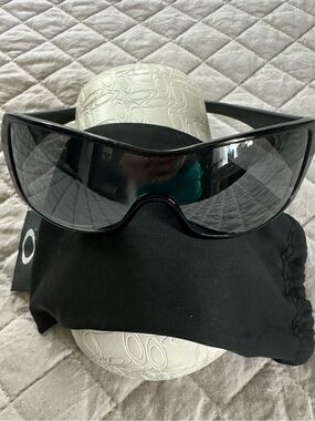 Oakley Riddle Black Shield Wrap Sunglasses Vintage Y2K w Case